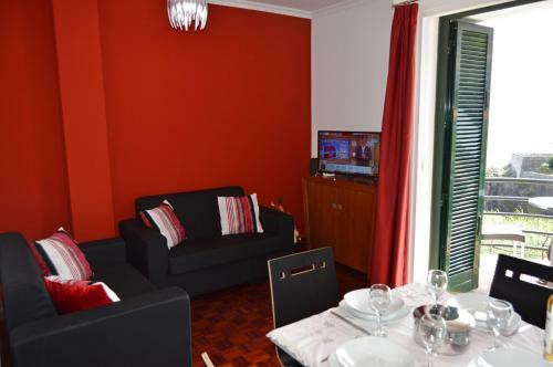 Apartment With Sea View In C�mara De Lobos