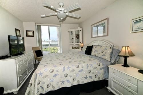 F111 - Morley's Beach Haven