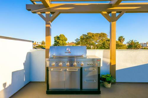 New Tremont Modern Beach Condo