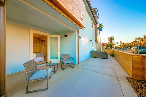 New Tremont Modern Beach Condo