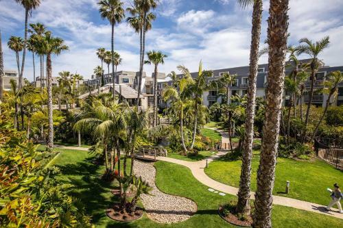 F208 - Mermaids Landing - On-the-sand