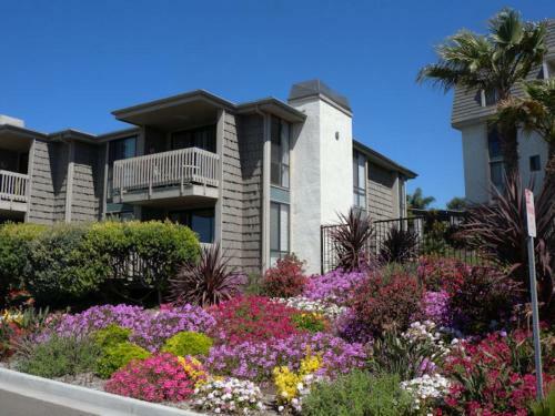 G23 - Coastal Cottage