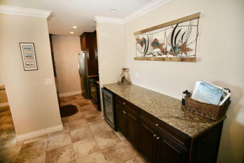 F9 - Beach Cottage Getaway