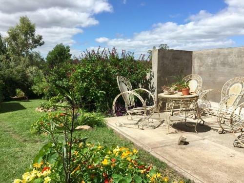 Bed & Breakfast Lo De Juan Y Mabel Hospedaje Cal�ndulas
