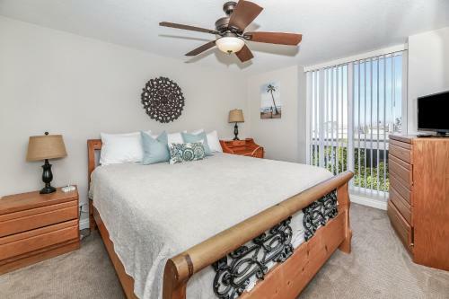 E105 - Seascape Stay - On-the-sand
