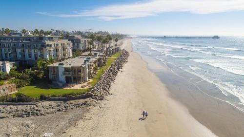 E105 - Seascape Stay - On-the-sand