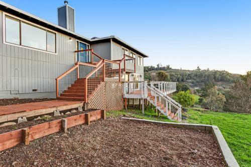 Eagle Ridge Retreat