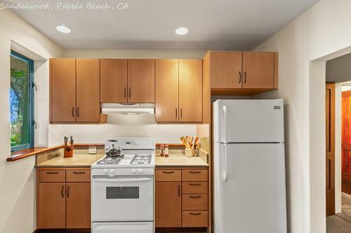 Pebble Beach Timeless Contemporary 4 Bed 5bath 30 Night Minimum
