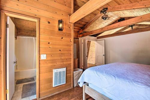 Updated Pine Mountain Club Cabin - Stone Fireplace
