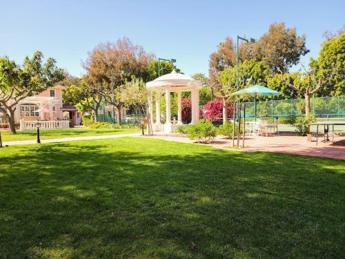Villa 628 Madre Street