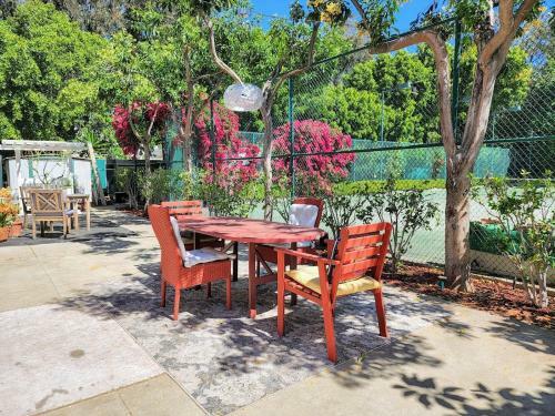 Villa 628 Madre Street