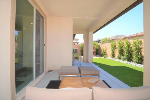 Cool And Contemporary Retreat