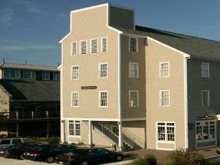 Posada Bristol Harbor Inn