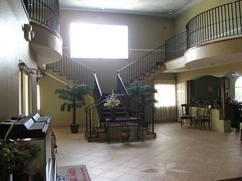 Hotel Crystal Suites