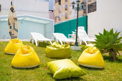 Albergue Mahara Caparica Surf Camp