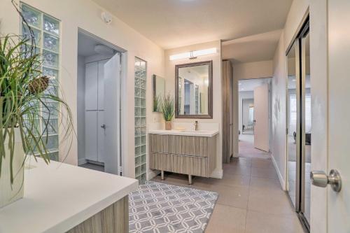 Sleek Rancho Mirage Villa Patio, Pool, Golf!