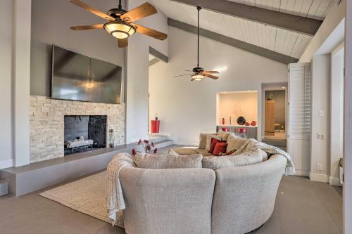 Sleek Rancho Mirage Villa Patio, Pool, Golf!