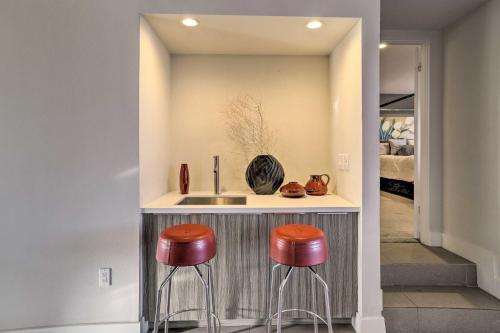 Sleek Rancho Mirage Villa Patio, Pool, Golf!