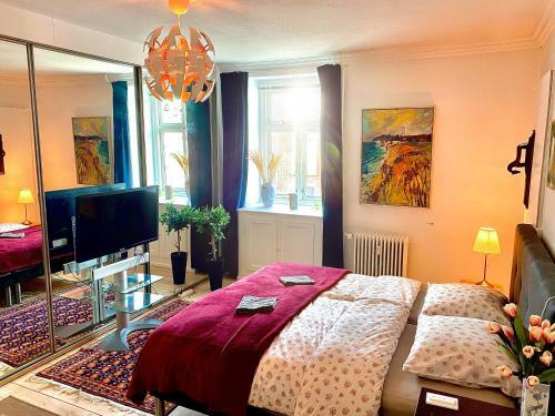 Four Individual Beautiful Spacious Rooms In Stylish Apartment