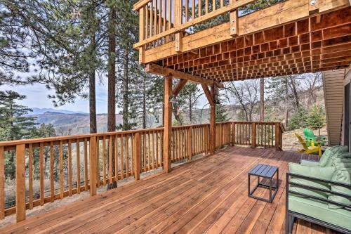 Two Bears Retreat - Scenic Cabin With Views!