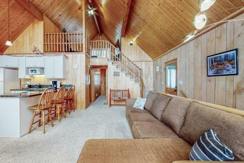 Treetop Retreat