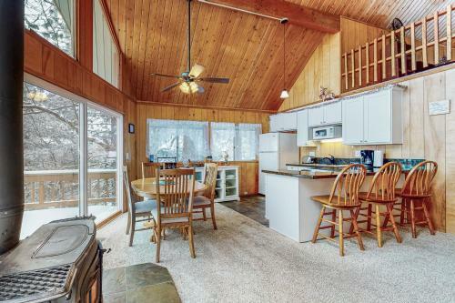 Treetop Retreat
