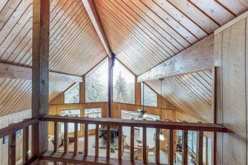 Treetop Retreat