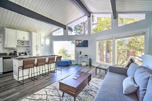 Chic Running Springs Forest Cabin With Deck!