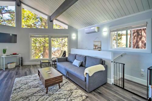 Chic Running Springs Forest Cabin With Deck!