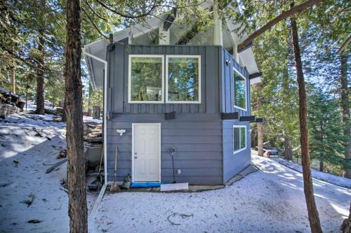 Chic Running Springs Forest Cabin With Deck!