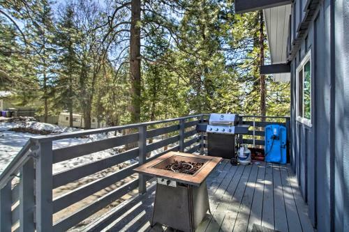 Chic Running Springs Forest Cabin With Deck!