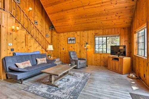 A-frame Cali Cabin With Unobstructed Valley Views!