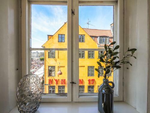 Authentic Copenhagen Apartment By Nyhavn