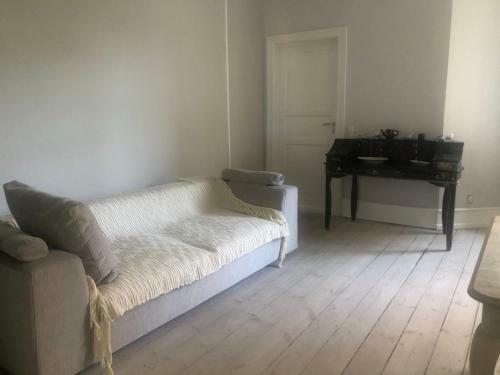 Outhentic Apartment