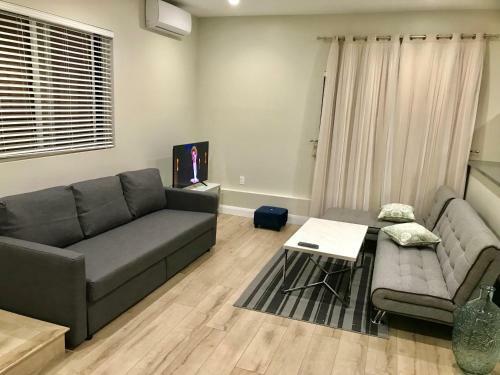 Apartamento 11642 Gothic Avenue