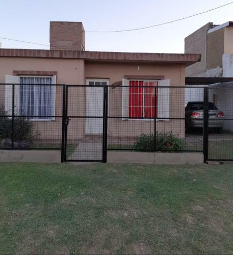 Caba�a Bello Horizonte Con Cochera, Asador Y Parque