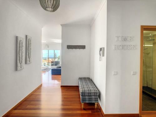 Time House Apartment By Mhm