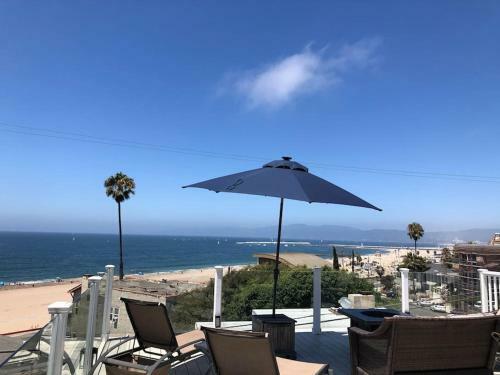 Incredible Los Angeles Beach Home With Amazing Ocean Views