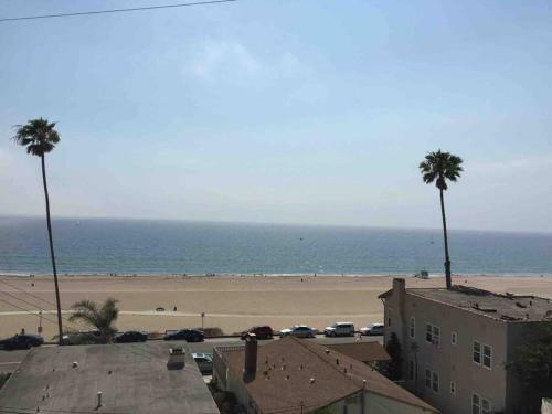 Incredible Los Angeles Beach Home With Amazing Ocean Views