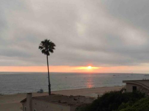 Incredible Los Angeles Beach Home With Amazing Ocean Views