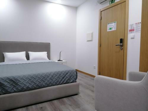 Hostal Alojamento Girassol - Guest House