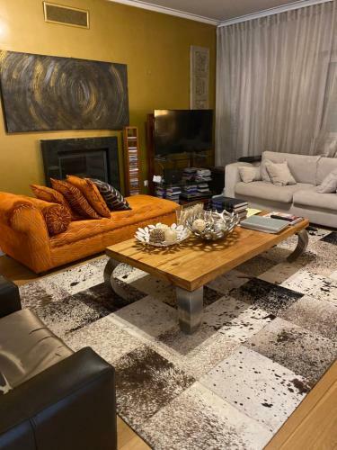 Hostal Sala/quarto Perto Praia E Cidade