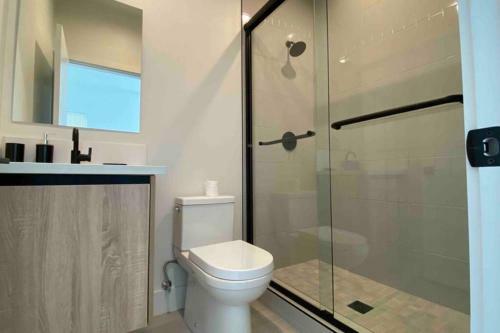 3bd/3ba Modern Hollywood Townhouse With Private Rooftop