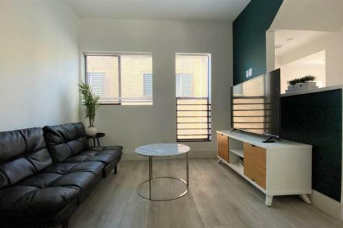 3bd/3ba Modern Hollywood Townhouse With Private Rooftop
