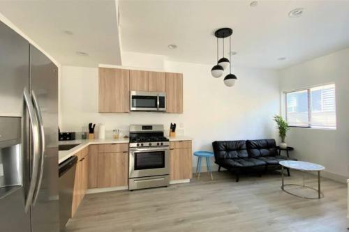 3bd/3ba Modern Hollywood Townhouse With Private Rooftop