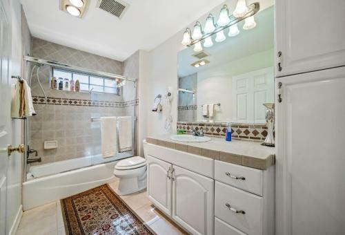 Hollywood Hills Homestay