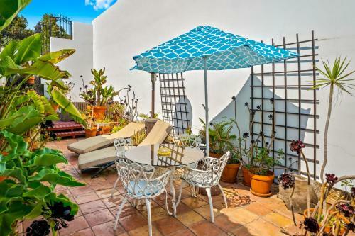 Hollywood Hills Homestay