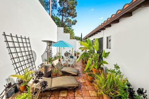 Hollywood Hills Homestay