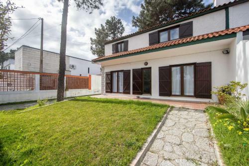 Spacious Beach And Golf Villa