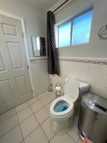 Private Room In La W/ Wifi & Shared Kitchen.